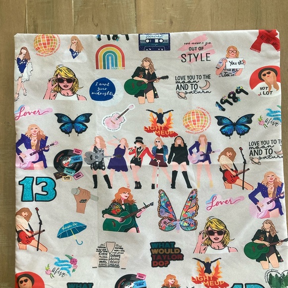 Taylor Swift Pillow Cover - Picture 1 of 5